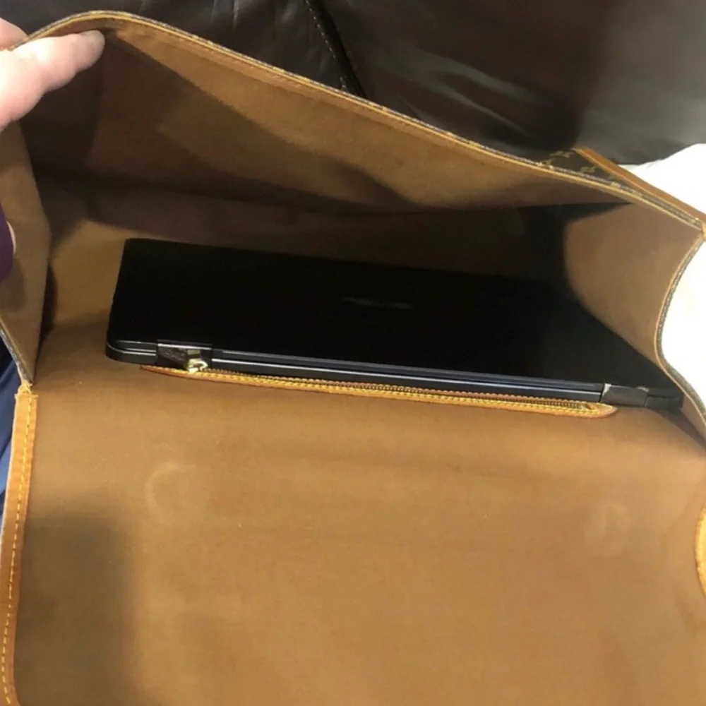 LOUIS VUITTON Beverly GM Monogram Business Laptop Computer Crossbody Bag